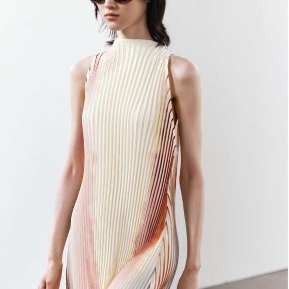 ZARA PLEATS DRESS - Picture 3 of 5